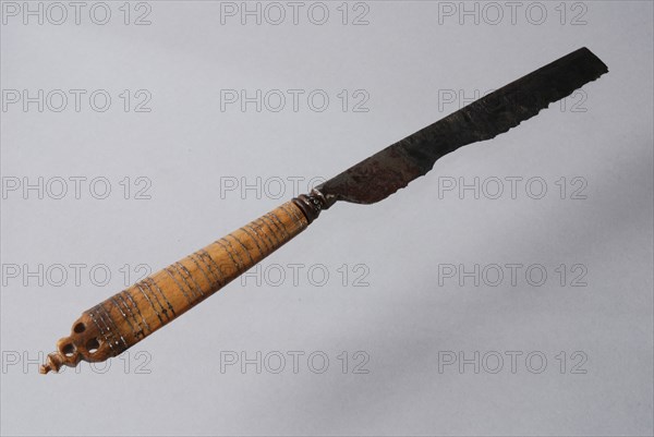 Table knife, legs handle, inlaid with silver wire, iron blade, knife cutlery soil find metal iron silver bone, forged cast