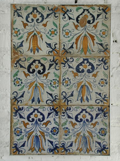 Tile field of six tiles, tulip heart, corner motif lily, polychrome, tiled field wall tile tile sculpture ceramics earthenware