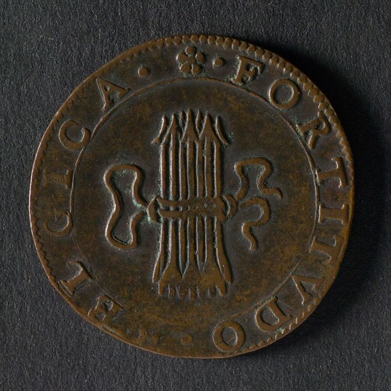 Medal on the riots in Utrecht, jeton utility medal medal exchange copper, only text :. (Rose). MDCXII INDVCIAR V. S.C. Utrecht