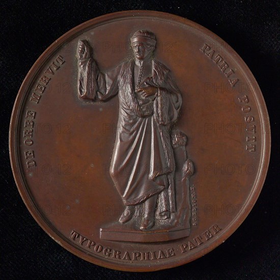 Samuel Cohen Elion, Medal on the creation of the statue of Laurens Jansz. Coster in Haarlem, medallion bronze bronze medallions