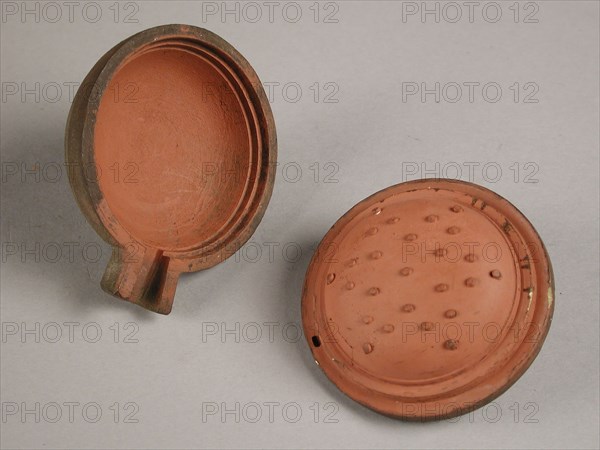 Two-piece bronze mold for top of spreader, mold casting tool tools kit metal bronze, cast turned Two-piece bronze shape