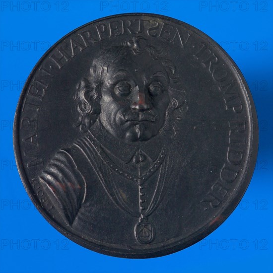 design: Jurriaen Pool, Medal on the death of Maarten Harpertszoon Tromp, death medal medal imagery lead metal, bust M.H. Tromp