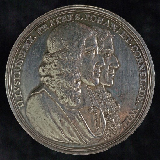 Medal on the murder of the De Witt brothers, penning footage silver, busts Johan and Cornelis de Witt to the right