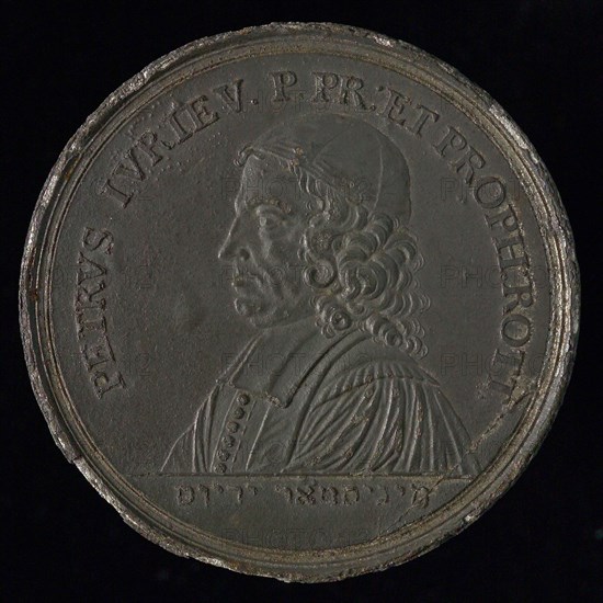 Medal on the fiftieth birthday of Pierre Jurieu, medallion medals lead metal, left-handed bust of Pierre Jurieu, petition PETRVS