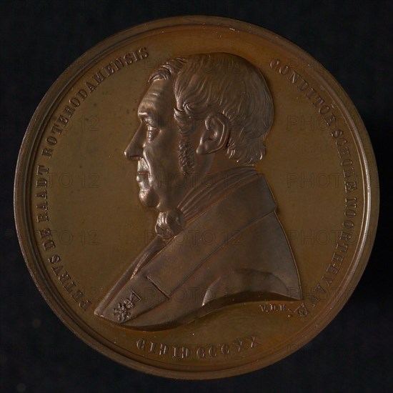 's Rijks Munt, Medal in honor of Peter de Raadt at the 35th anniversary of the Kostschool Noorthey in Voorschoten, medallion