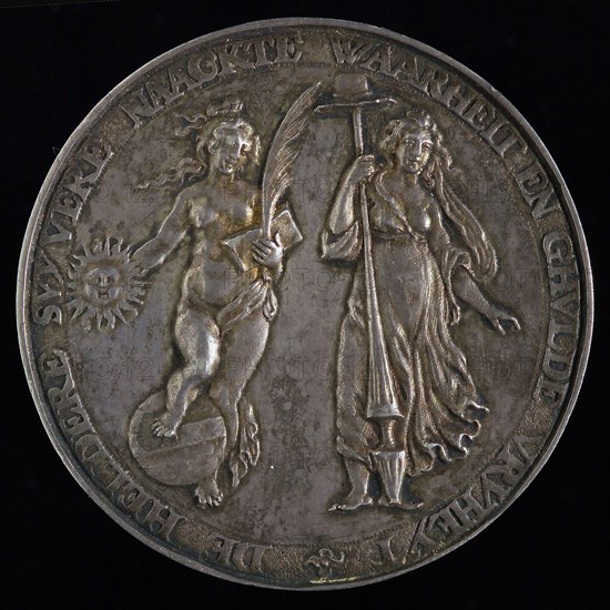 Commemorative Mr. Simon Episcopius, death medal penning footage silver, Two female figures to know the Truth over globe stepping