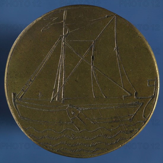 Medal der Kleinschippers in Rotterdam, no. 26, guild penny penning identification bearer brass, sailing ship sailing to the left