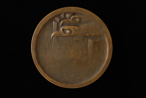 N.V. Ateliers voor Edelsmeed- en Penningkunst v.h. "Koninklijke Begeer", Medal of De Erven De Weduwe Van Nelle N.V., awarded