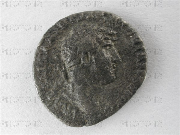 Denarius, beaten by Emperor Hadrian, 117-138, denarius currency money swap commodity silver find 1.7 dumped Roman coin denarius