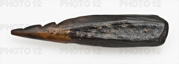 Legs pointed with two barbs, pointed harpoon soil found leg, sawn cut cut Late stone age archeology Maglemose culture Rotterdam