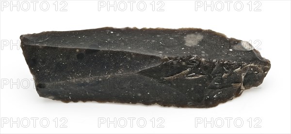 Fragment flint blade, blade knife cutting tool soil find flint, knocked Late stone age archeology Maglemose culture Rotterdam