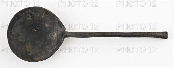 Pewter spoon, round bowl and hexagonal handle, marked, spoon cutlery soil find tin metal, cast Drop-shaped tray handle.