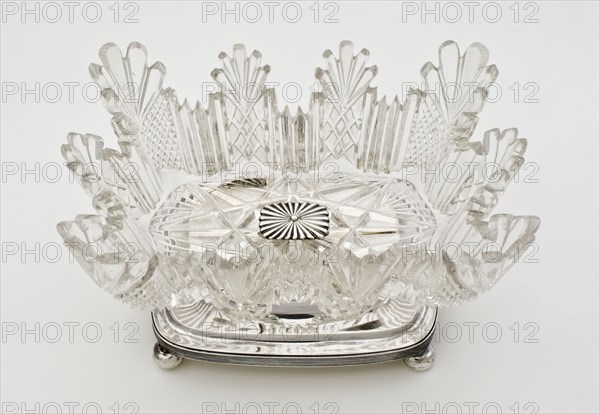 Glass bonbon dish on silver stand, with inscription Aan de Noble Lady Deborah Petronella van der Pot ..., bonbon dish bowl