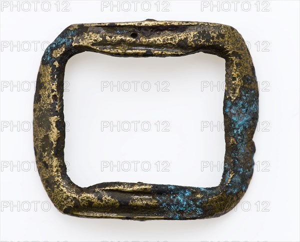 Rectangular shoe buckle with rounded corners, buckle fastener part soil find copper brass metal, cast Slightly curved in middle
