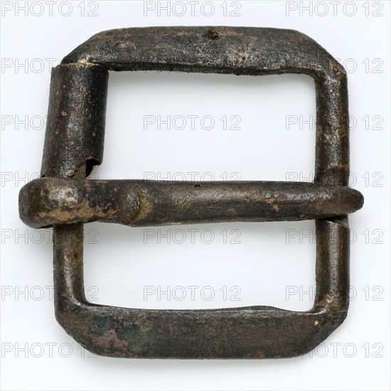 Buckle with angel and cylindrical sleeve around square bracket, buckle fastener part soil find copper brass metal, cast Square