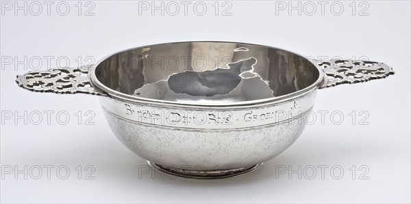 Silversmith: Abraham Verschuyren, Silver brandy bowl with BVIGHT. PINE TREE. RYS. GREEN., brandy bowl bowl crockery holder