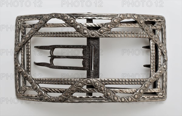 Silversmith: Johannes Lucardi, Silver rectangular belt buckle, buckle fastener strand silver iron, cast Rectangular curved