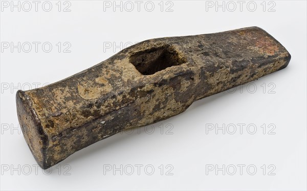 Hammer, hammerhead, hammer tool equipment soil find iron metal, forged hammer head For the hole of the stem marked not legible