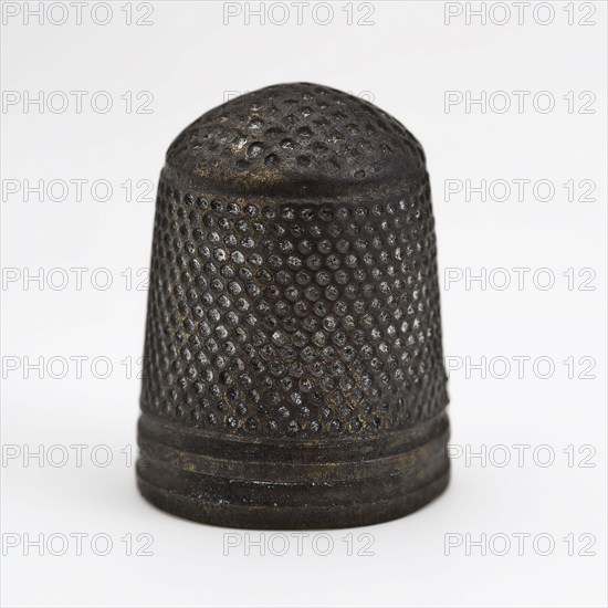 Copper molded thimble and waffle pattern, thimble sewing kit soil find copper brass metal, cast Copper molded thimble