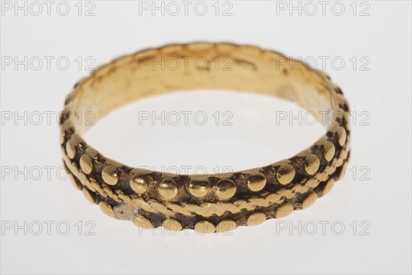 goldsmith Hubertus Jongeneel, Gold wedding ring, wedding band ring ornament clothing accessory women's clothing gold, forged