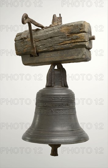 Johannes Specht I, Bronze bell with iron clapper, bell clock clock sound medium bronze iron wood, h 22 (excluding suspension)