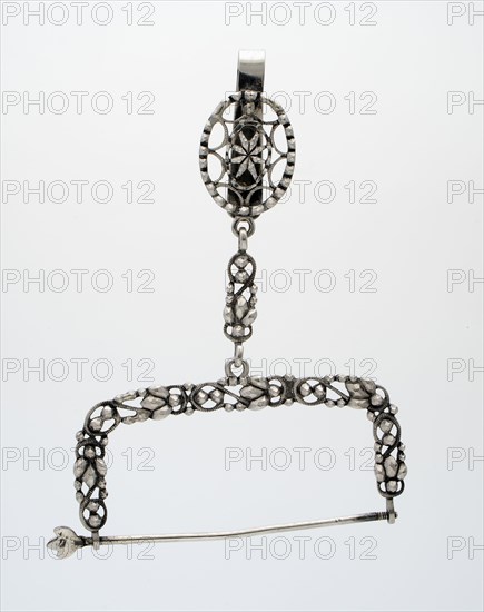 Abraham Monsieur, Silver ball holder with hook, Tangle holder holder silver, molded maker's mark: AMS knitting