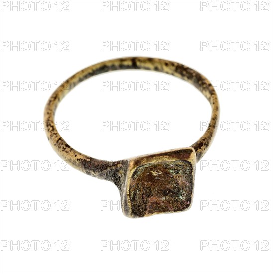 Small copper ring with empty, square setting, ring ornament clothing accessory children's clothing clothes soil find copper
