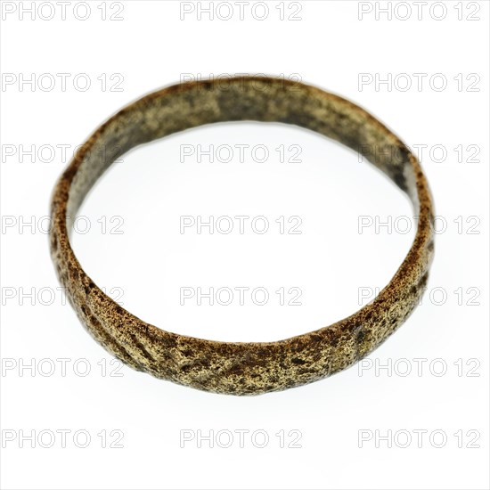 Copper or bronze ring, decorated, with text?, ring ornament clothing accessory clothing soil find copper bronze metal, soldered