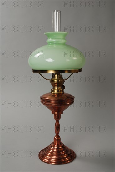 Christoffel Vennix, Copper oil lamp, oil lamp lamp illuminant copper glass metal textile cotton, Oil lamp or kerosene lamp