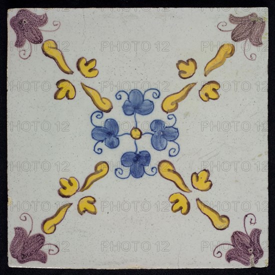 F.J. Kleyn, Ornament tile, clovers, Rotterdammer cross rose, corner pattern flower?, wall tile tile sculpture ceramic