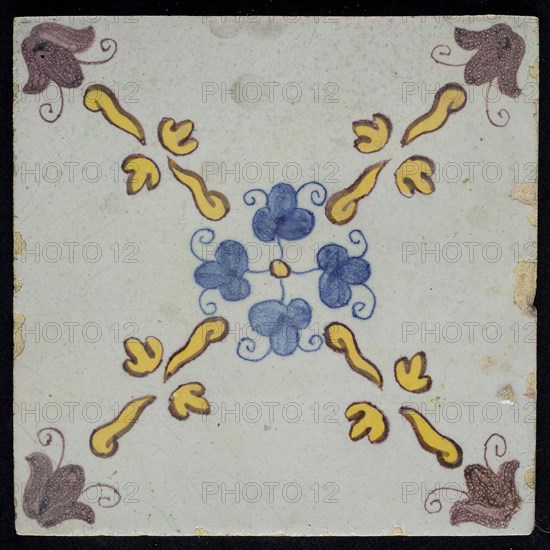 F.J. Kleyn, Ornament tile, clovers, Rotterdammer cross rose, corner motif flower?, wall tile tile sculpture ceramic earthenware