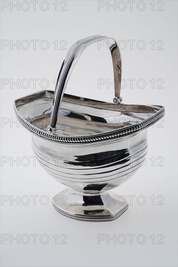 Gerardus Peeters, Four-piece tea set, silver sugar bowl with handle, sugar bowl holder service silver, Four-piece tea set