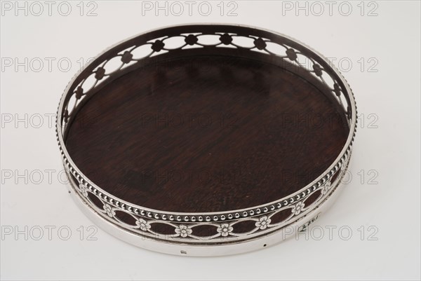 Silversmith: Cornelis Knuijsting, Round silver bottle box, bottle tray coaster holder silver wood, sawn cast Round tray wooden