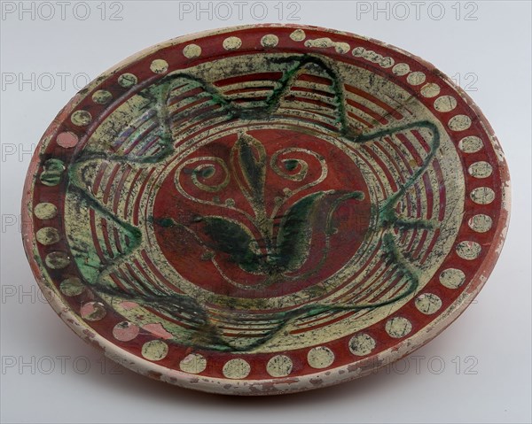Earthenware dish, ringing-plate, internal glazed, decoration in green and yellow, on stand, dish plate tableware holder earth