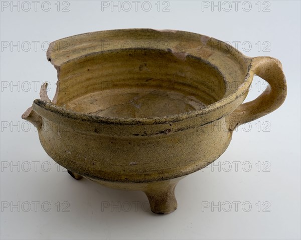 Earthenware cooking pot, entirely yellow glazed, two bandors, on three legs, cooking pot crockery holder utensils earthenware