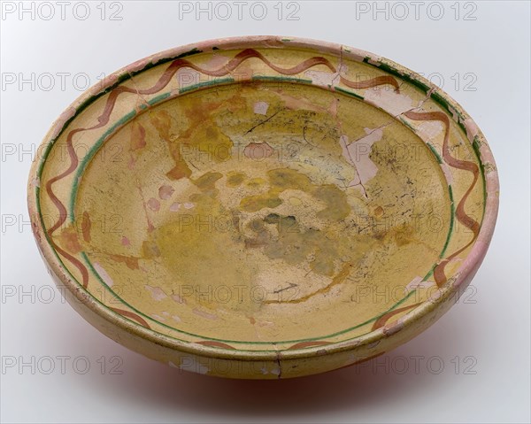 Earthenware dish, red shard, yellow glazed, decorated, on stand, dish crockery holder soil find ceramic earthenware glaze lead