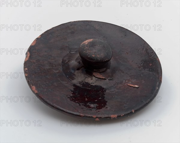 Earthenware lid, entirely dark brown glazed, lid closure soil find ceramic earthenware glaze lead glaze, hand turned glazed