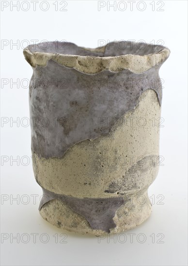 Pottery ointment jar, cylindrical model with constrictions, glazed entirely gray white, ointment jar pot holder soil find