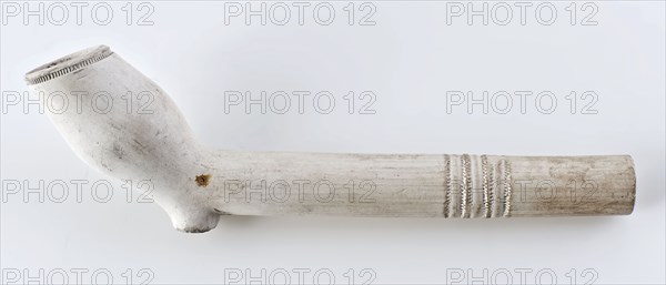 Abram Danielsz. van Hoorn, White clay pipe, marked, stemmed with simple rings, clay pipe smoking equipment smoke floor pottery