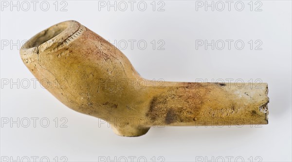 Hendrick Jansz., White clay pipe, marked, with smooth handle, clay pipe smoking equipment smoke floor pottery ceramics pottery