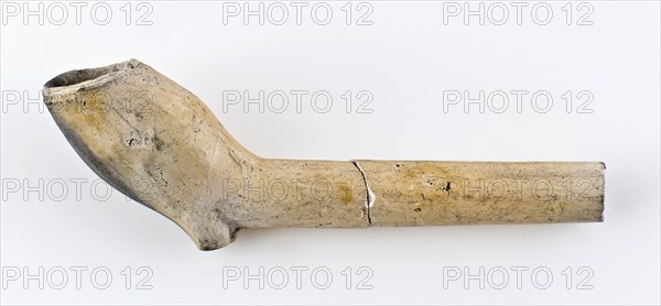 White clay pipe, unnoticed, with smooth handle, clay pipe smoking equipment smoke floor pottery ceramics pottery, pressed