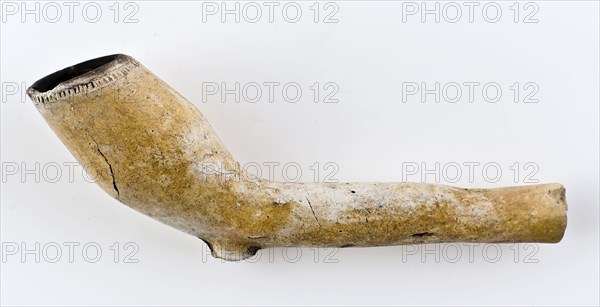 White clay pipe, unnoticed, with pinched handle, clay pipe smoking equipment smoke floor pottery ceramics pottery, pressed