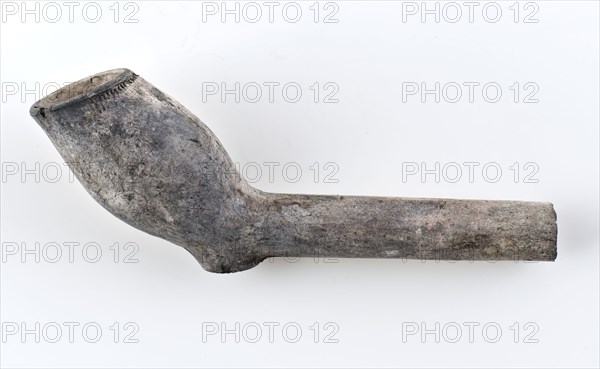 White clay pipe, unnoticed, with smooth handle, clay pipe smoking equipment smoke floor pottery ceramics pottery, pressed