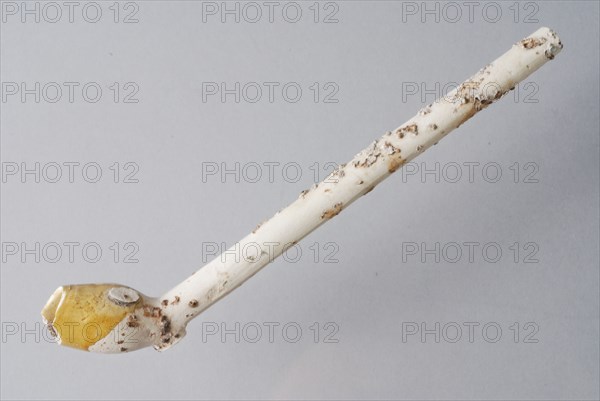 Hendrick Jansz., Clay pipe, unnoticed, from the waste from Rotterdam pipe making, clay pipe smoking equipment smoke floor