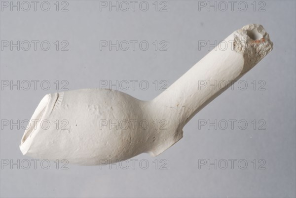 Hendrick Jansz., Clay pipe, unnoticed, from the waste from Rotterdam pipe making, clay pipe smoking equipment smoking ground