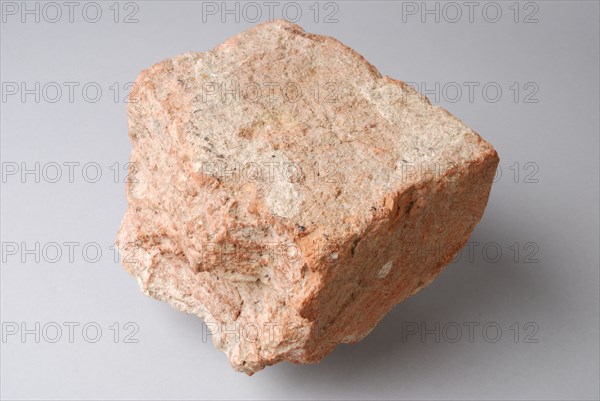 Earthenware brick, mixed shard, from the waste pit of Rotterdam pipe making, cloister wall brick building material earth