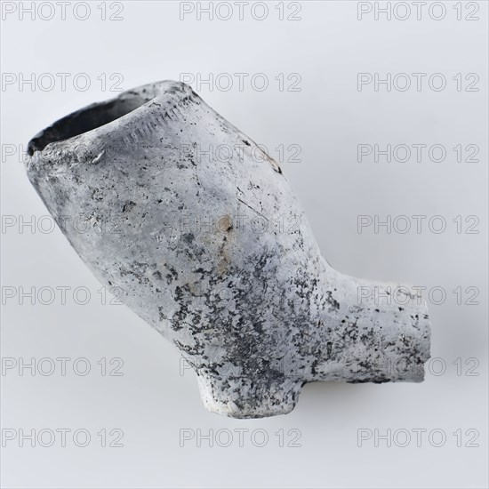 Clay pipe, unnoticed with smooth handle, clay pipe smoking equipment smoke bottom pottery ceramics, pressed finished baked Clay