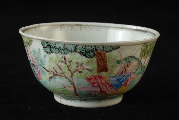 Head and saucer with lying woman and man in landscape in bushes, cup and saucer drinking utensils tableware holder ceramics