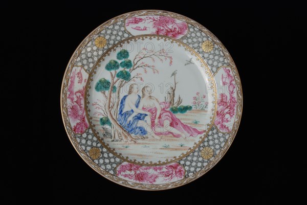 Plate of Chinese porcelain with image of love pair, plate crockery holder ceramic porcelain glaze, baked glazed painted stove