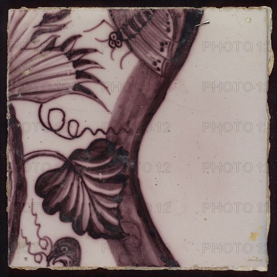 Tile of tile pilaster with twisted column with leaves of grapes, grapes, insects, spiders and bird, tile pilaster footage